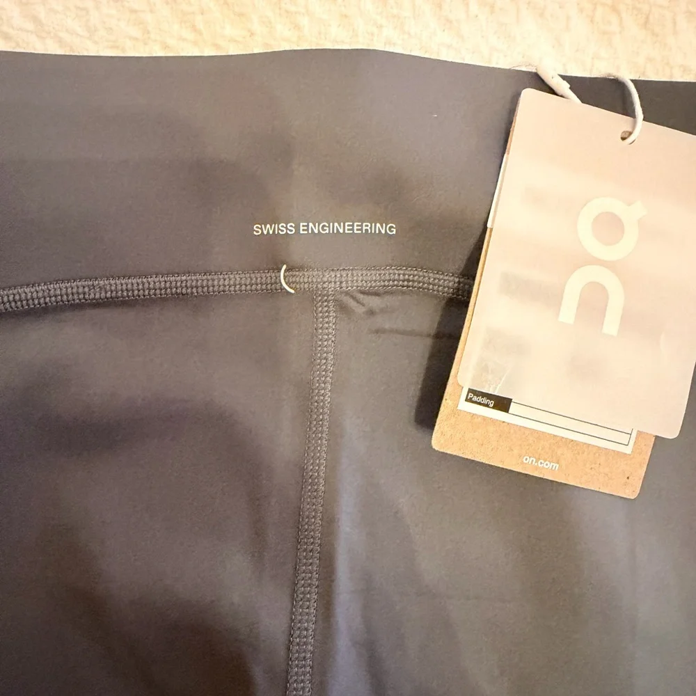 On Running Women's Gray Leggings Small - Picture 4 of 6